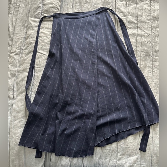 Aritzia Wilfred Bonneton Wrap Skirt in navy blue with strips size XS - Picture 2 of 3